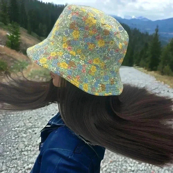 Boutique Mint Green Multi-Color Dainty Floral Print Reversible Bucket Hat OSFM - Picture 6 of 6